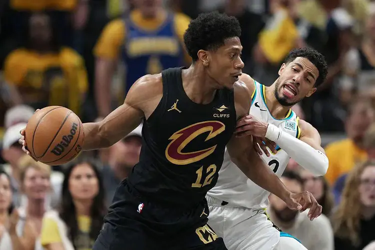 包含NBA球队交锋不断，胜负难料令人期待的词条